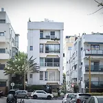 Country Style 3Br Apartment 2Min From The Beach With Shelter By Sea N Rent